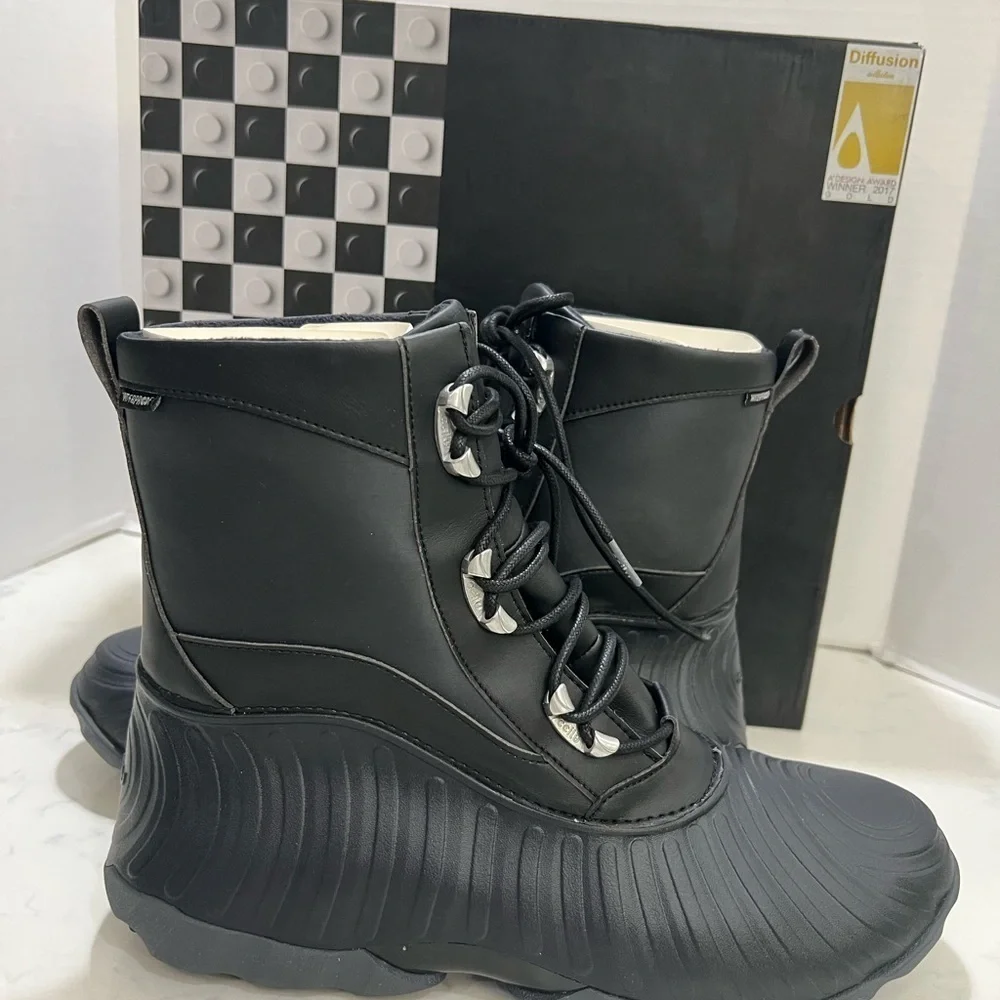 Ecilu Black Lace-Up Boots